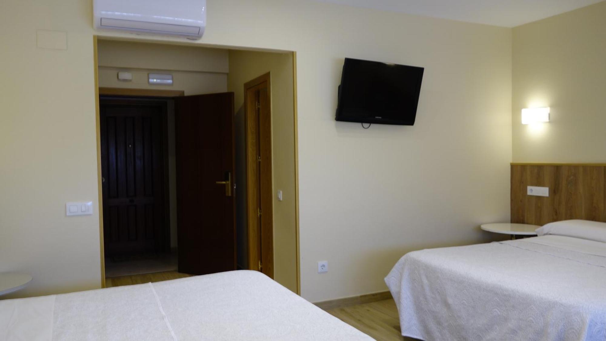 Tripolis Toledo Hotel Luaran gambar