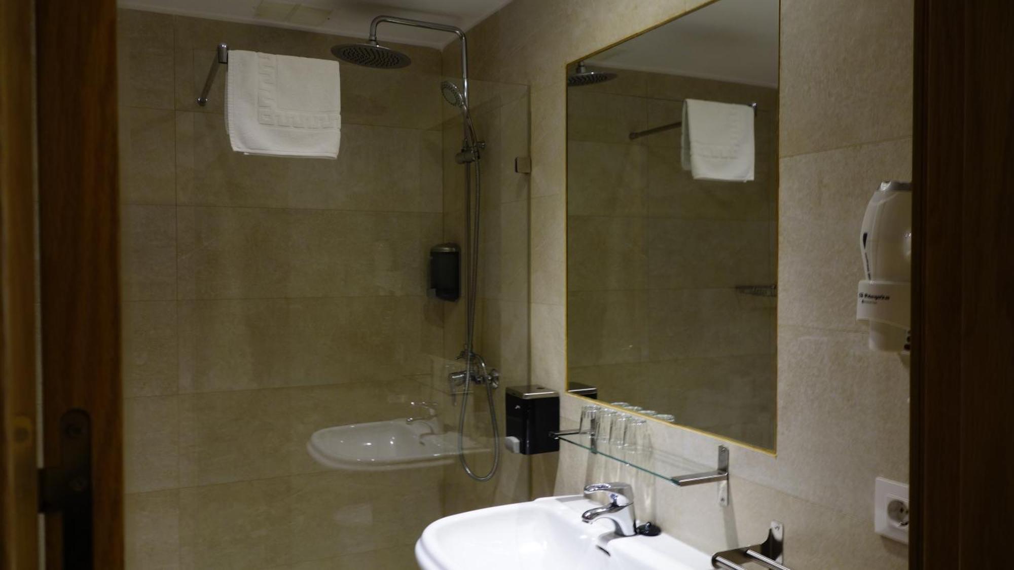 Tripolis Toledo Hotel Luaran gambar