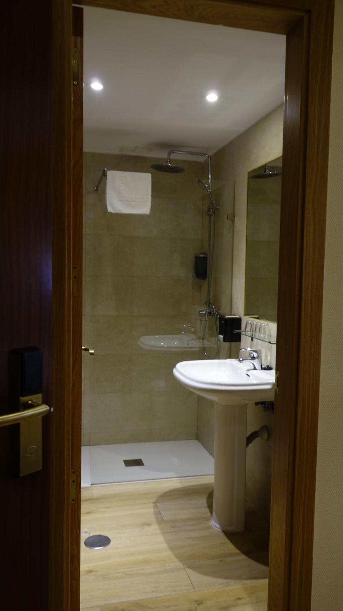 Tripolis Toledo Hotel Luaran gambar